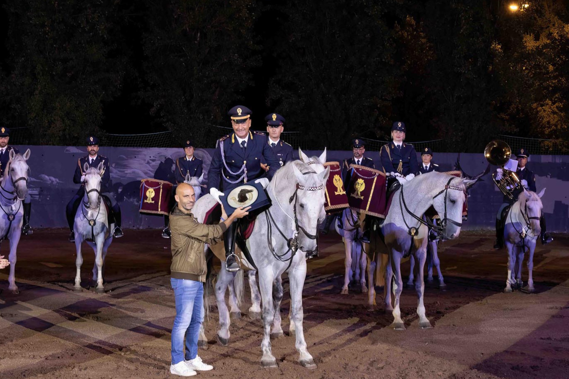 persone a cavallo